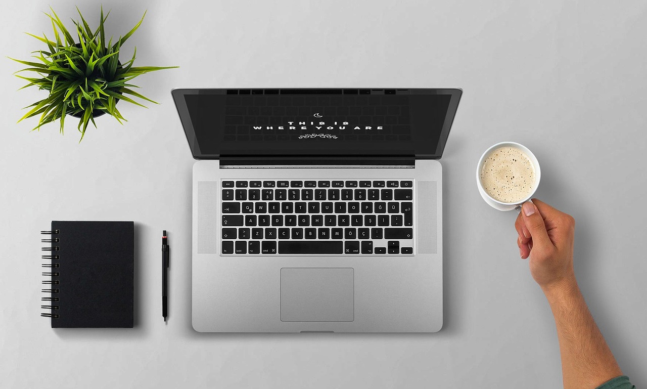 Community manager caen - Guillaume Pouchin Gestion des réseaux sociaux Normandie